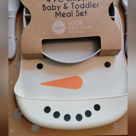 NEW Baby Toddler 4-pc Silicone Meal Feeding Set Christmas Snowman Holiday Bib - Picture 4 of 5